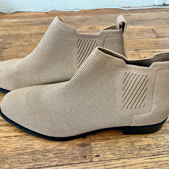 Vivaia Knit Chelsea Boots – Tan, Square Toe, Never Worn - Size 9 - Picture 2 of 4